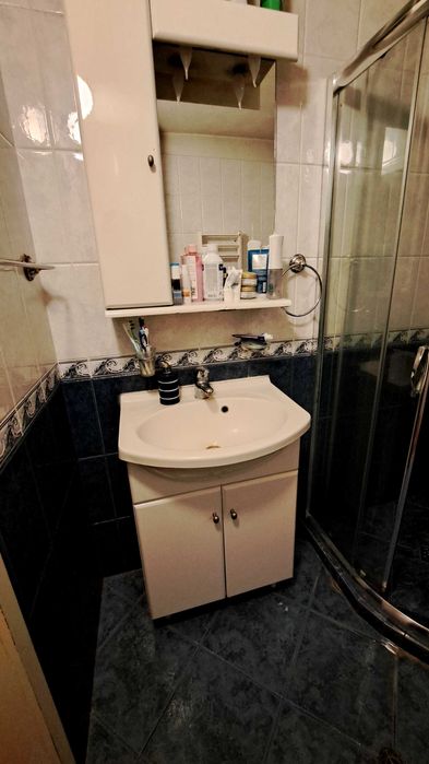 Мебели за баня /Шкаф долен и горен + мивка + смесител /