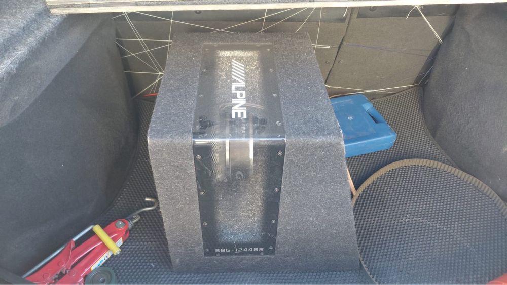 Сабвуфет alpine sgb 1244