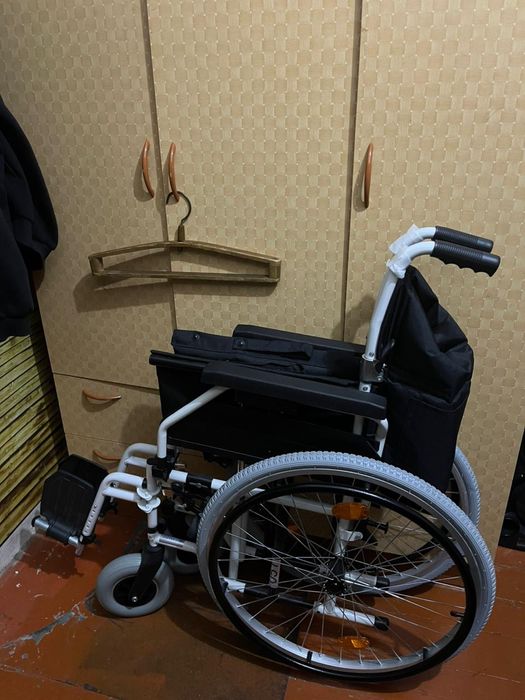 Инвалидная коляска новая