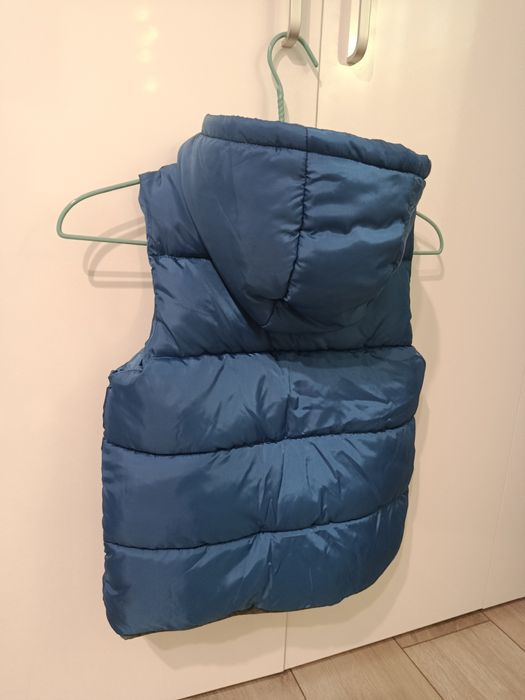 Елек с качулка - размер 134 см