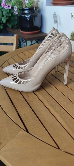 Елегантни дамски обувки