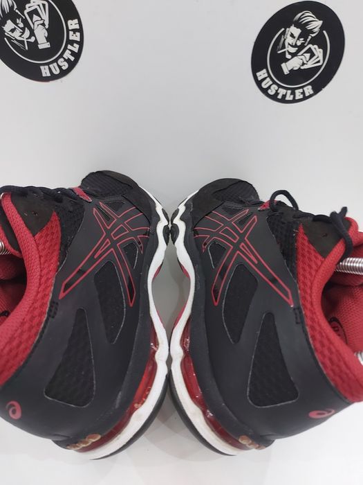 Маратонки ASICS. Номер 37.5