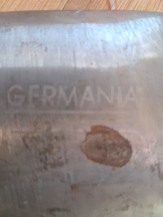 Продавам немска секира 1.200 кг