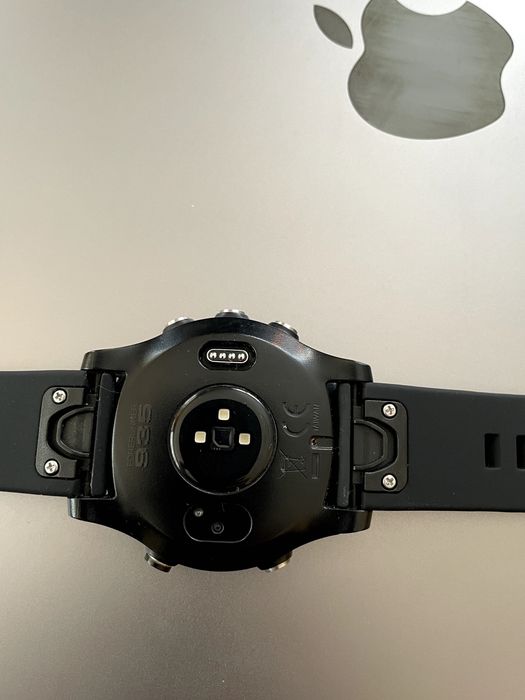 Продавам Garmin Forerunner 935