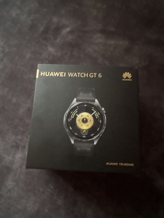 Продавам часовник и телефон на Huawei