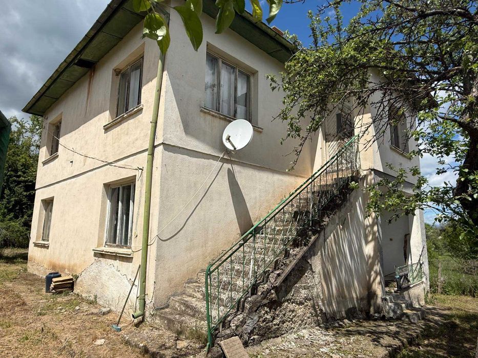 Продава се Къща в с. Гюешево, Област Кюстендил - 160 кв.м за 208 €/кв.м - Снимка #2