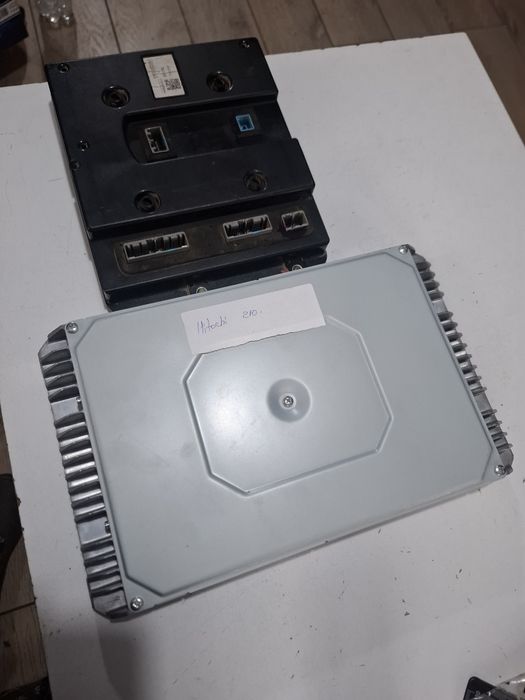 Calculatoare Hitachi 210