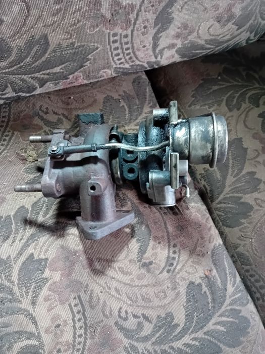 Продаётся турбина б/у : мотор 4м40.