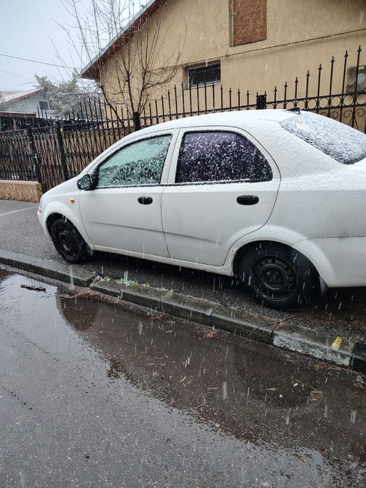 Vând Chevrolet kalos