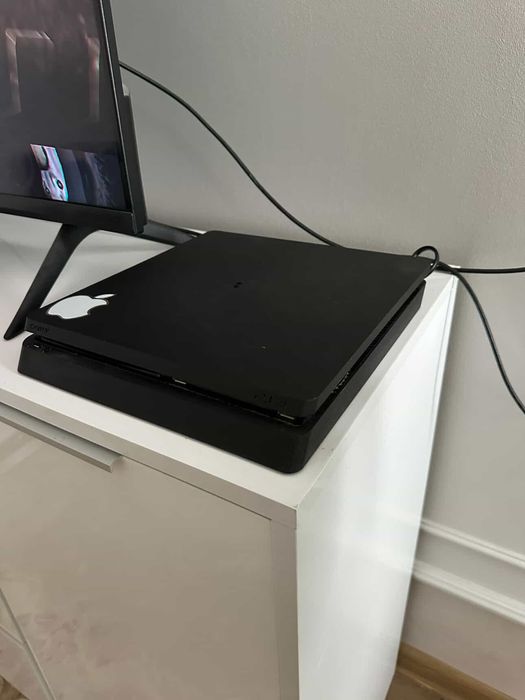 Продам Playstation 4 slim | PS4 1TB