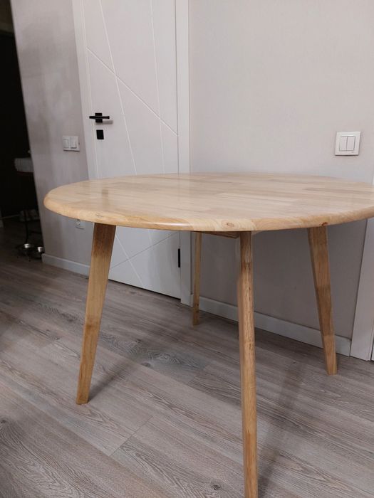 Продам стол кухонный