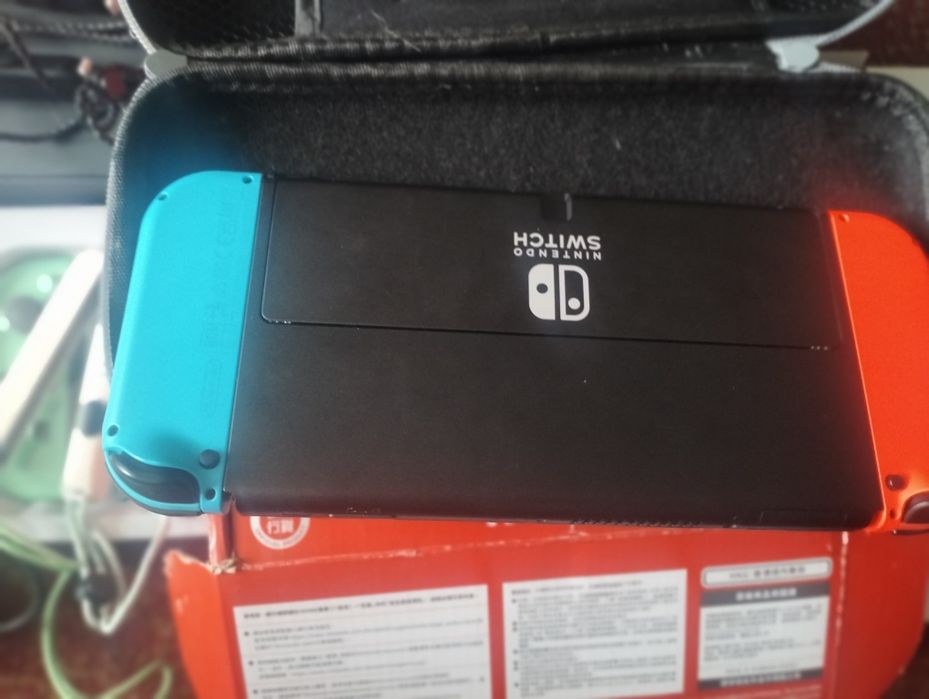 Продаю Nintendo switch oled прошитый