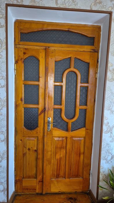 Дверь домный( деревянный)
