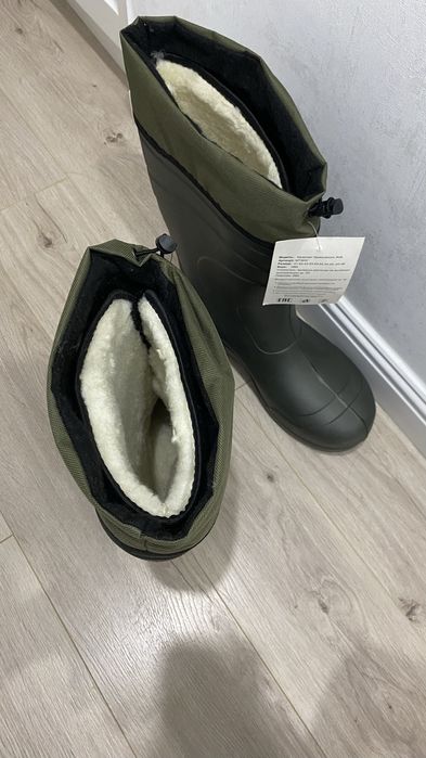 Продается сапоги новые,удобные!