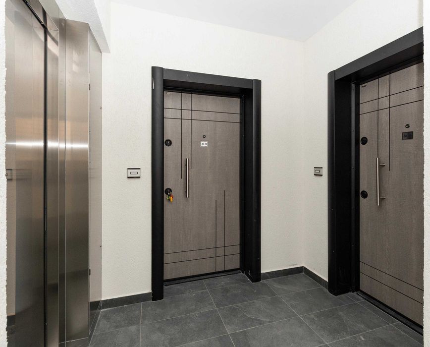 Продава се Двустаен апартамент в Търговище, Изток 1 - 56 кв.м за 683 €/кв.м - Снимка #13