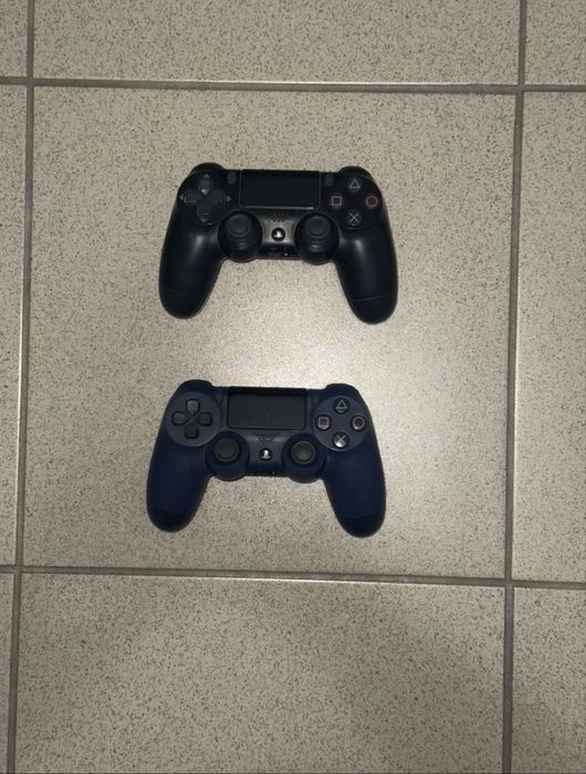 Продавам СПЕШНО PS4 512 gb като нов!!! С 2 джойстика, 11 хубави игри, оригинален кабел за зареждане и безплатна профилактика преди да ви го изпратя.