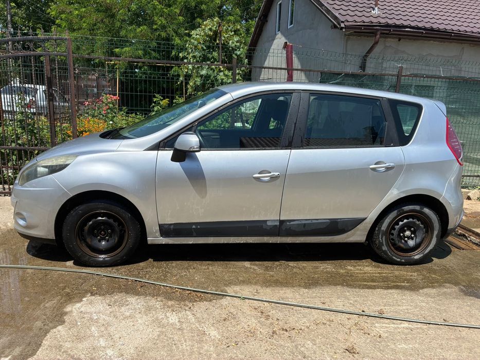 RENAULT Scenic 2011 — imagine 3