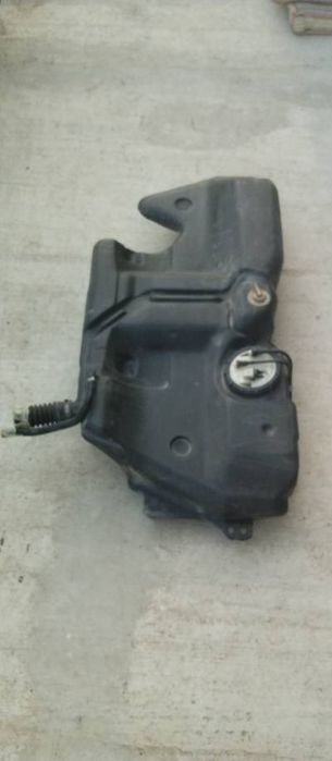 Продавам резервоар за Renault Scenic TDI