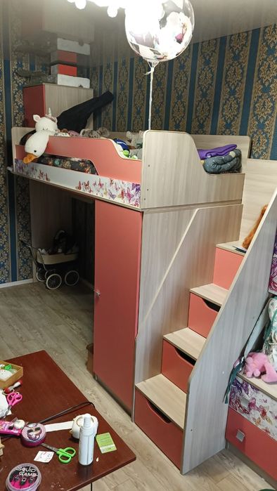 Продам кровать для девочки