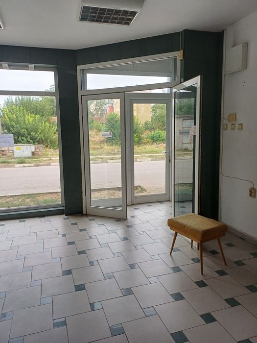Дава се под наем Магазин в Левски - 30 кв.м за 193.8 € - Снимка #3