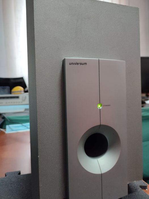 Subwoofer activ și boxa centrala Universum