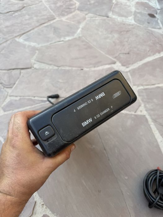 Чейджер с кабелем на BMW e34