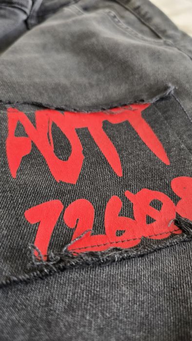 Джинсы джогеры с надписями