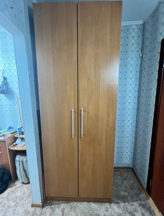 Продам шкаф высокий