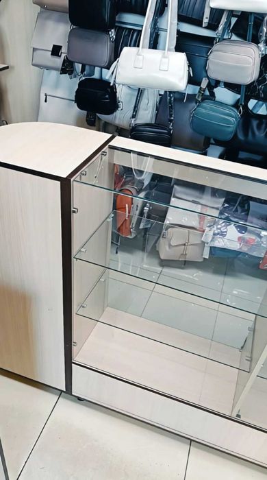 Продам торговые витрины