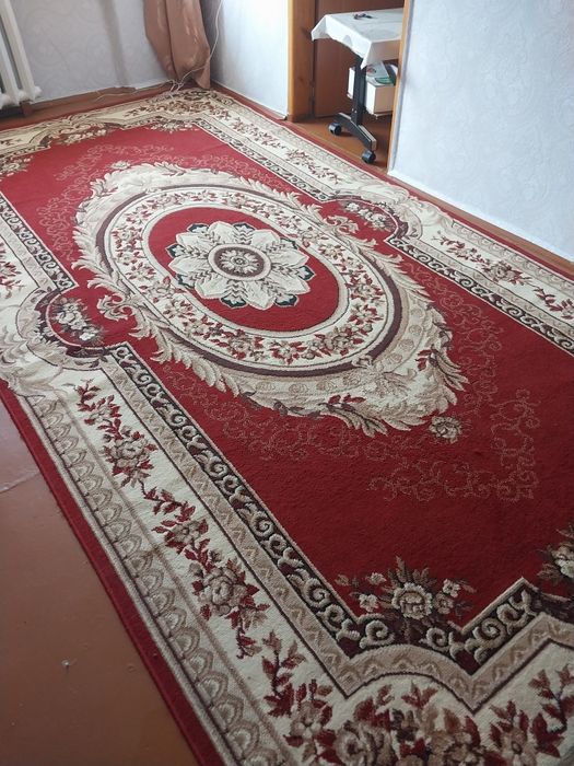 Продам ковер новыи.