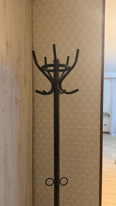 Продается вешалка