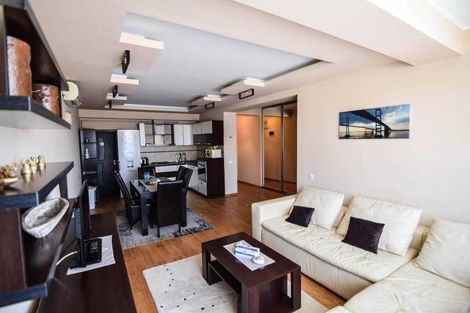 De închiriat apartament 3 camere in Mamaia