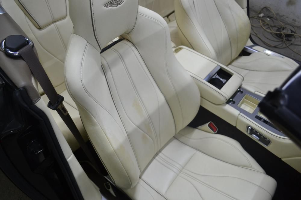 VOPSIRE PIELE NATURALA,Scaune,Vopsit vopsea volan,bej,negru