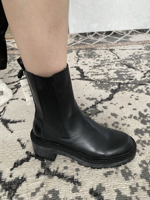 Продам новые ботинки