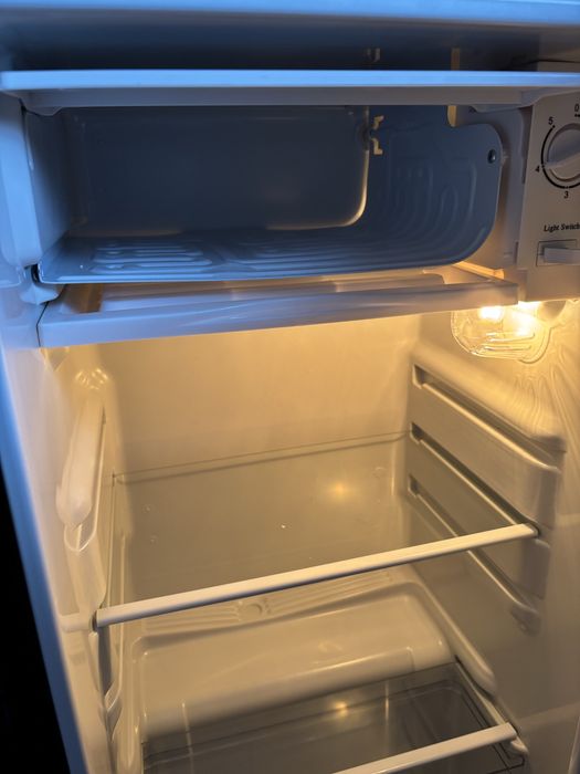 Маленький холодильник