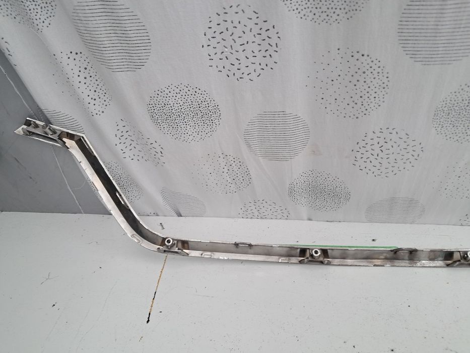 Хром лайсна грил решетка Renault Kangoo 2020 г