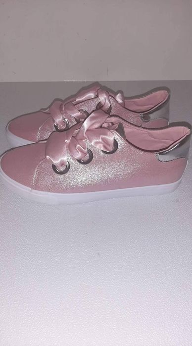 НОВИ  ! Дамски ОБУВКИ и Сандали