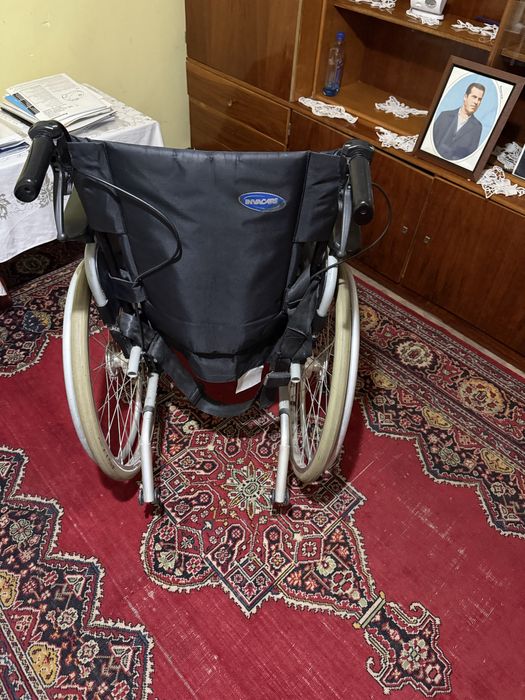 Scaun cu rotile adulti folosit ridicare personala de cumparator, din P