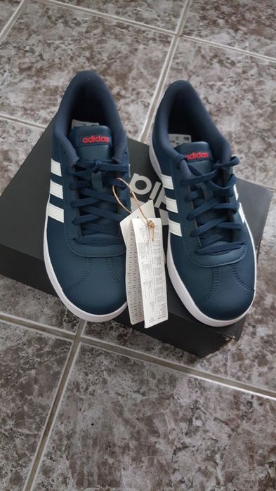 Маратонки Adidas и Puma