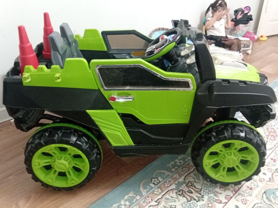 Детский автомобиль