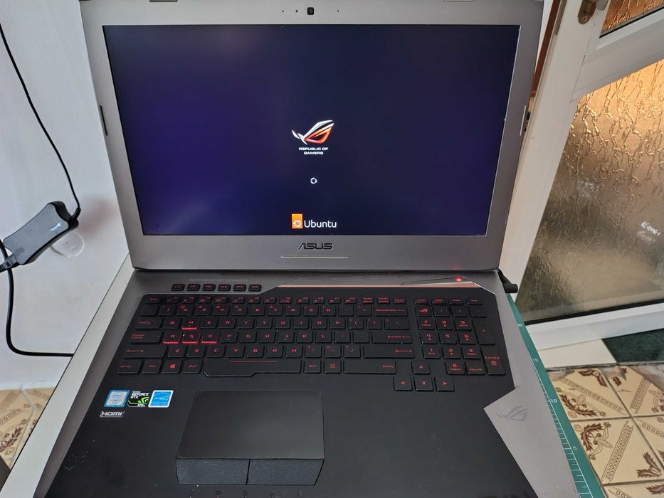ASUS ROG G752VT | i7-6700HQ | GTX 970M | 17.3" IPS | Unic Proprietar