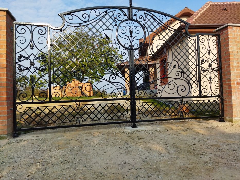 Porți din fier forjat