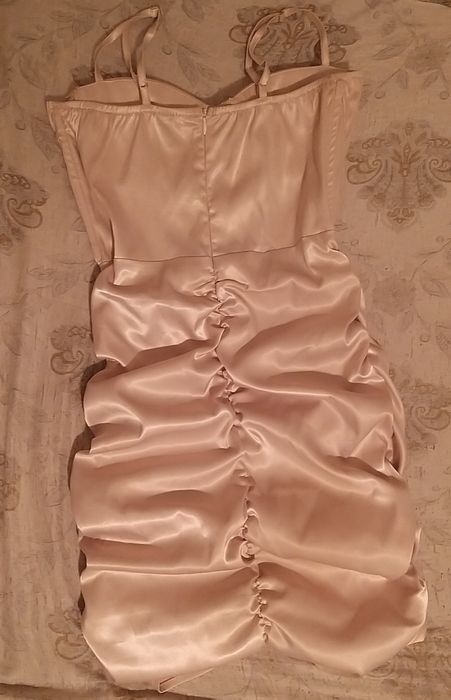 Продавам рокля и токчета