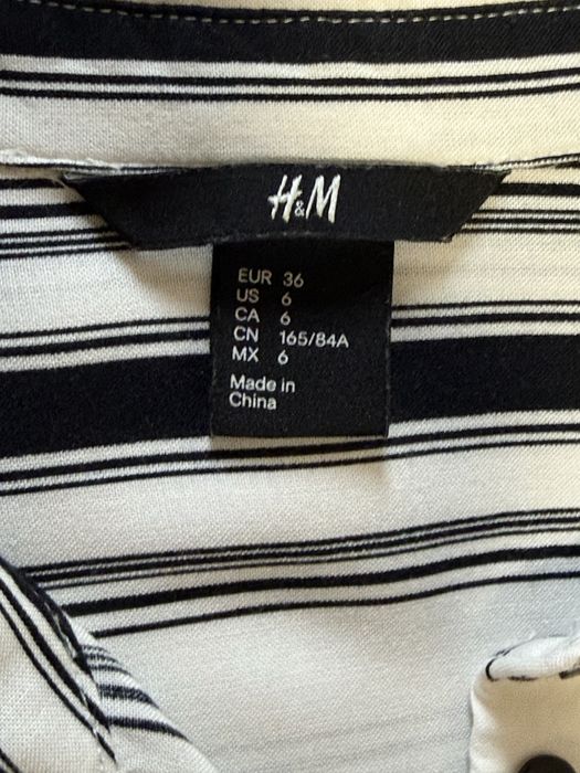 Camasa dama H&M marime 36 alb cu dungi negre eleganta