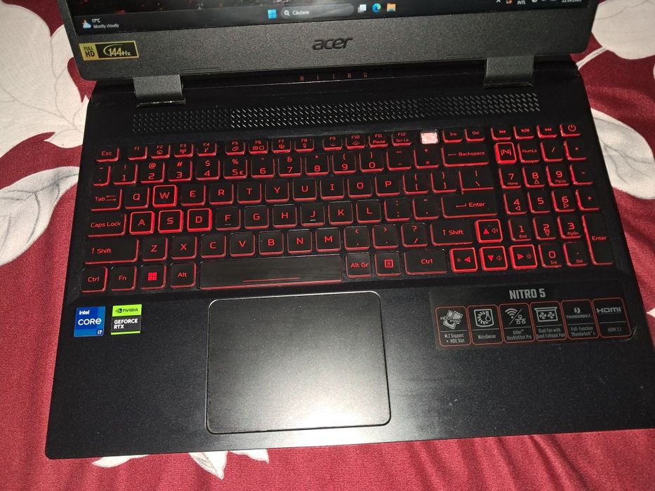 Vand laptop gaming acer 5 sau schimb cu ps5 sau ps5 pro