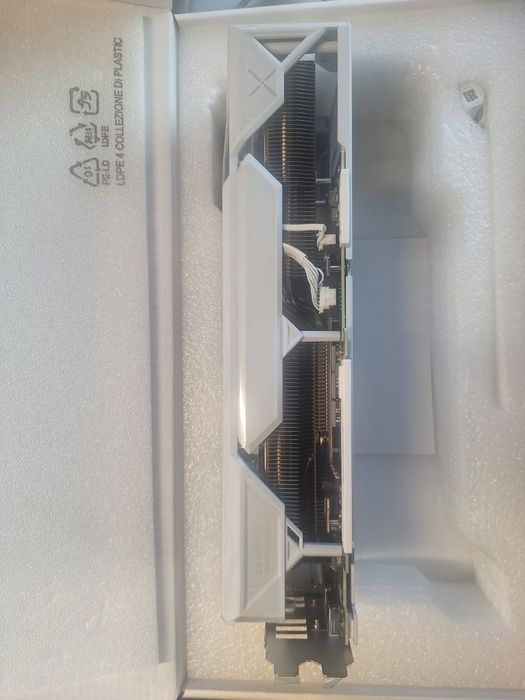 Видеокарта GeForce RTX 4070 Ti Super 16 GB