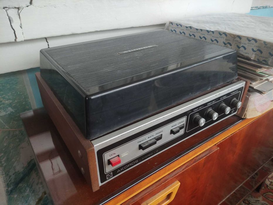 Проигрыватель AKORDS