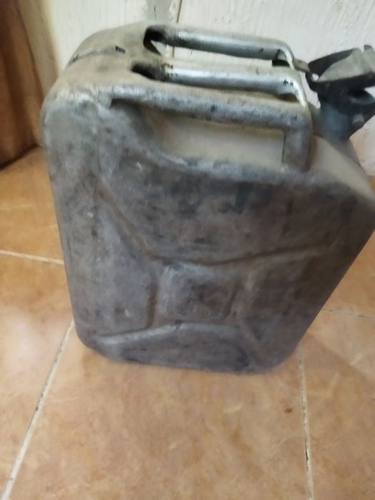 Продажа канистры для бензина