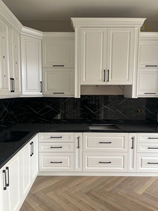 Srochno sotiladi Evrodom Xuvaydo, 4 sotok, 7 xona,4 sanuzel