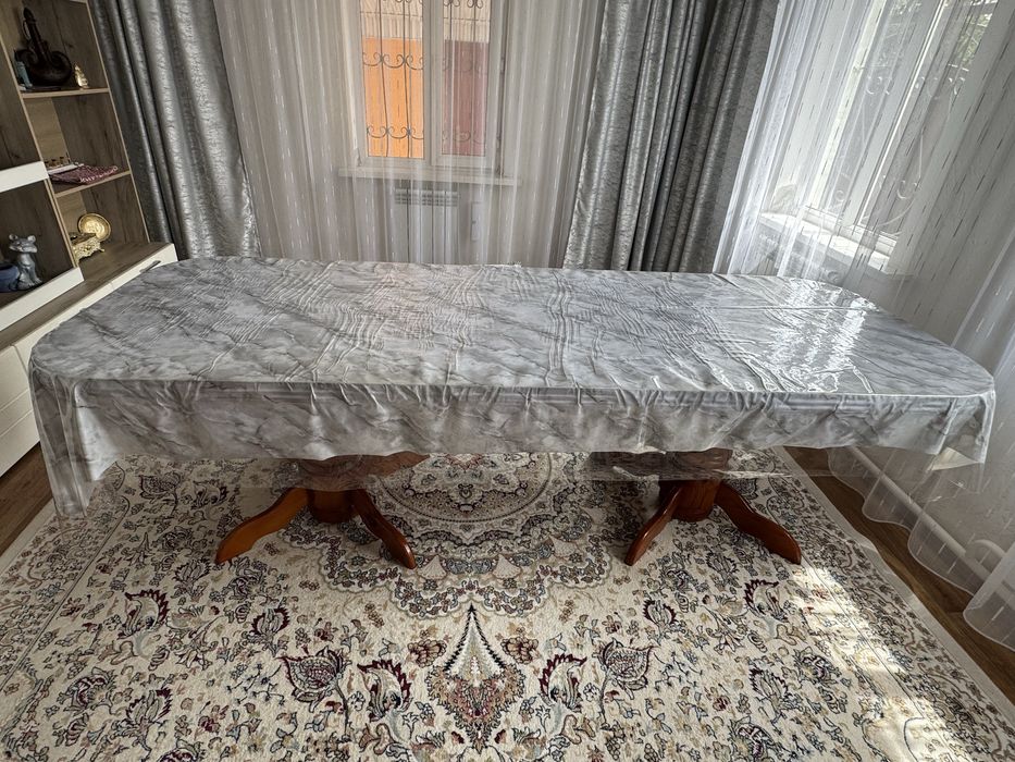 Продается качественный стол